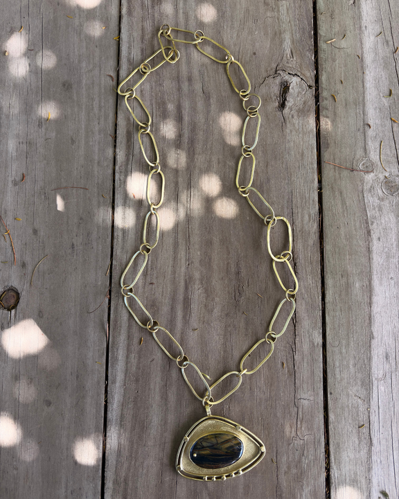 Collar Triángulo de Halcón - Bronce