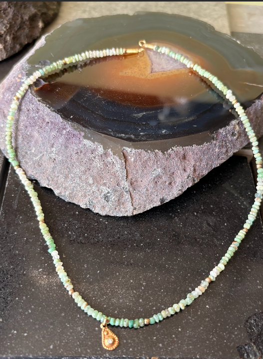 Collar Luz Verde Áurea