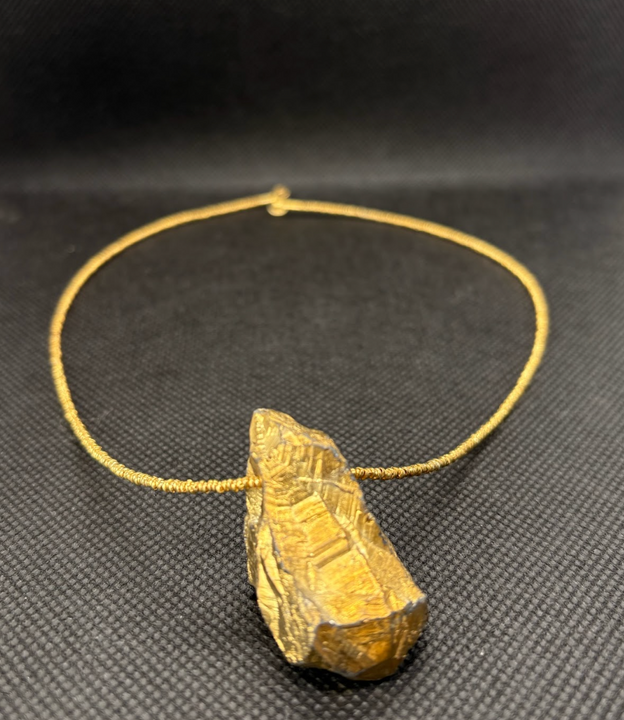 Collar Eclipse Dorado