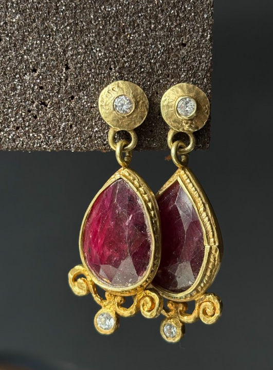 Aros de Bronce Bañado en Oro con Raíz de Rubí