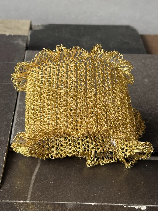 Pulsera Tejida Dorado