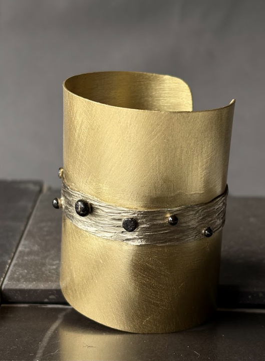 Brazalete Negra Luz - Alpaca y Pátina Negra