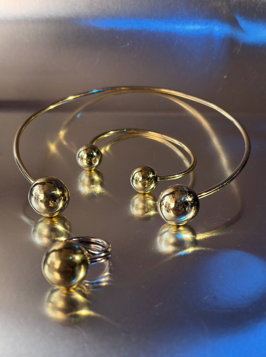 Tiara Órbita Dorada - Bronce Pulido