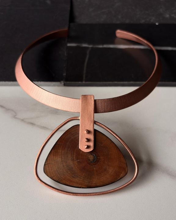 Tiara Raíz Cálida - Cobre y picoyo natural