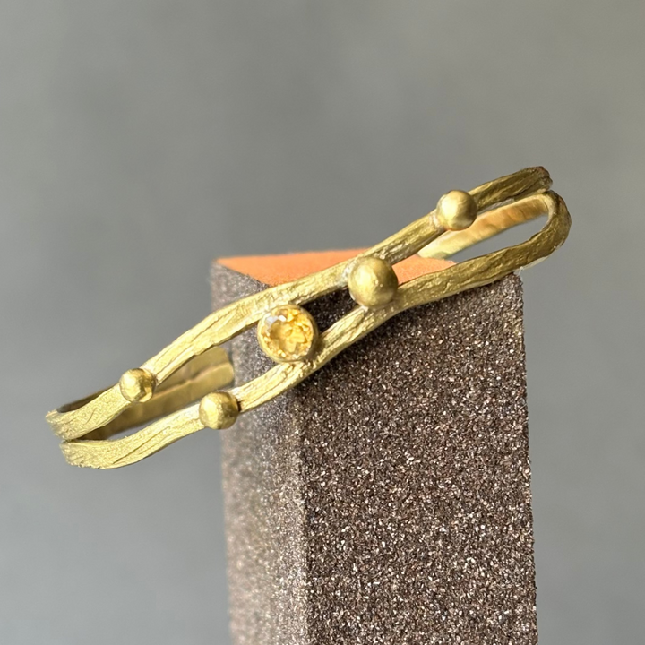 PULSERA DORADO Y PUNTO - Bronce