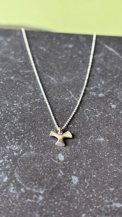 Collar Cruz de Plata