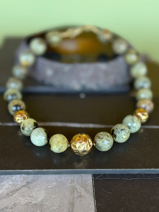Collar Bruma Verde – Prehnita y bronce