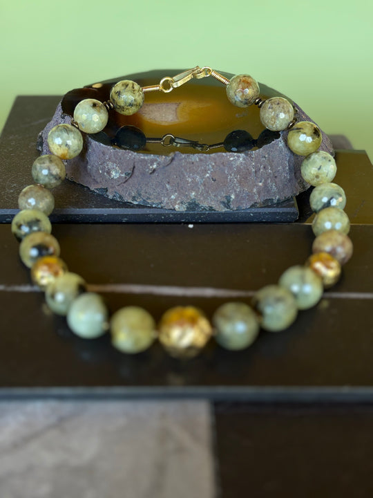 Collar Bruma Verde – Prehnita y bronce