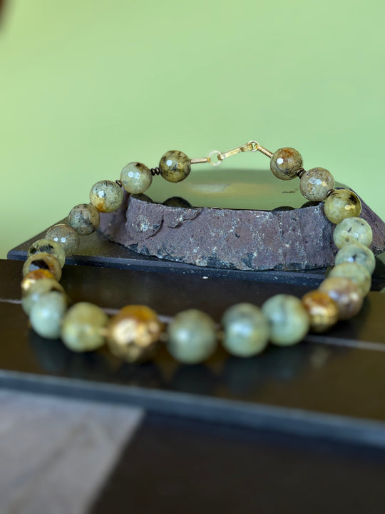 Collar Bruma Verde – Prehnita y bronce