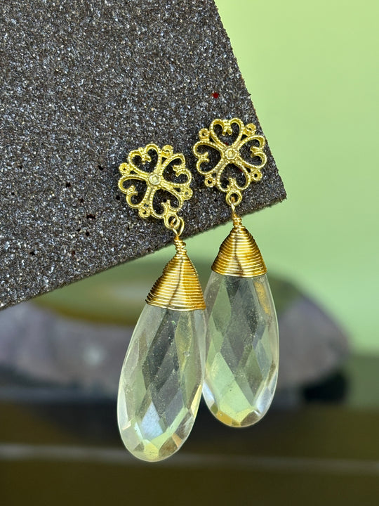 Aros Aurora – Cuarzo faceteado y baño de oro